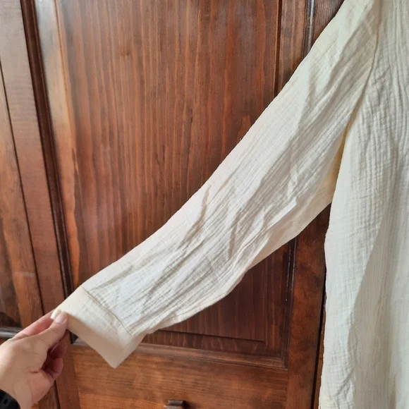 NWOT Soft Surroundings 100% cotton pale yellow v-neck long sleeve tunic blouse - Picture 5 of 12